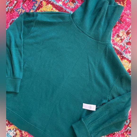 Gap NWT Green Waffle Knit Turtleneck Size: XS/S - Picture 2 of 3